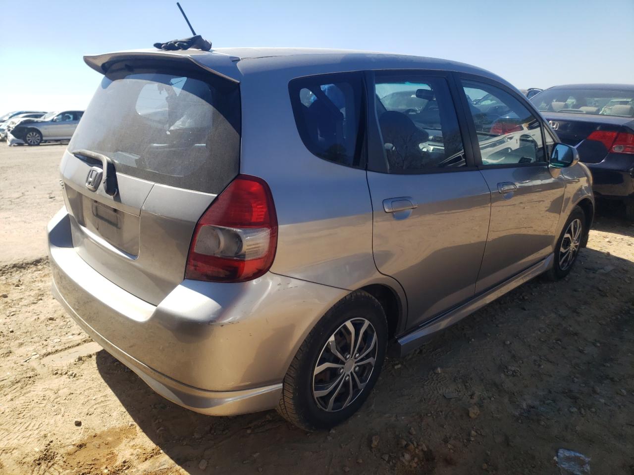 Photo 4 from auction – 2007 HONDA FIT S with VIN JHMGD38617S009753
