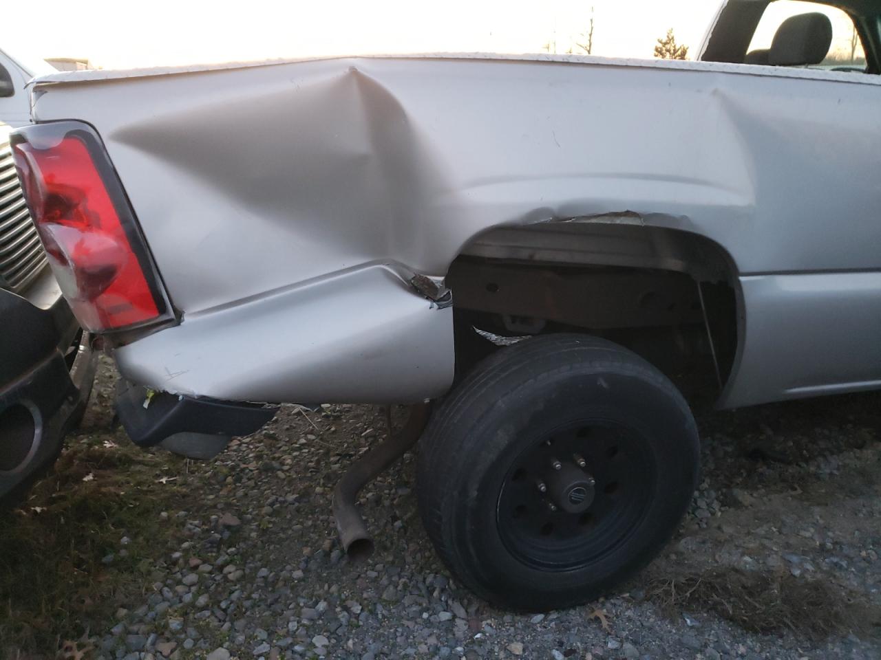 Photo 9 from auction – 2004 CHEVROLET SILVERADO with VIN 1GCEK14T44E171787