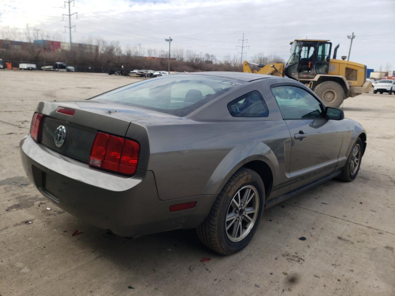 Photo 4 from auction – 2005 FORD MUSTANG with VIN 1ZVFT80N555166016