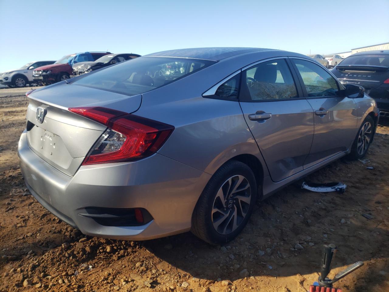 Photo 4 from auction – 2016 HONDA CIVIC EX with VIN 19XFC2F7XGE091233