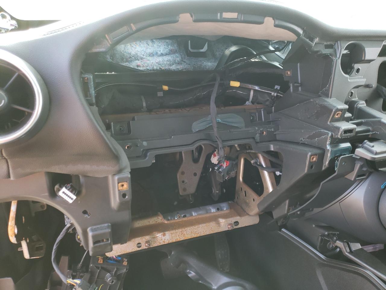 Photo 8 from auction – 2020 CHEVROLET BLAZER 2LT with VIN 3GNKBCRS1LS691648