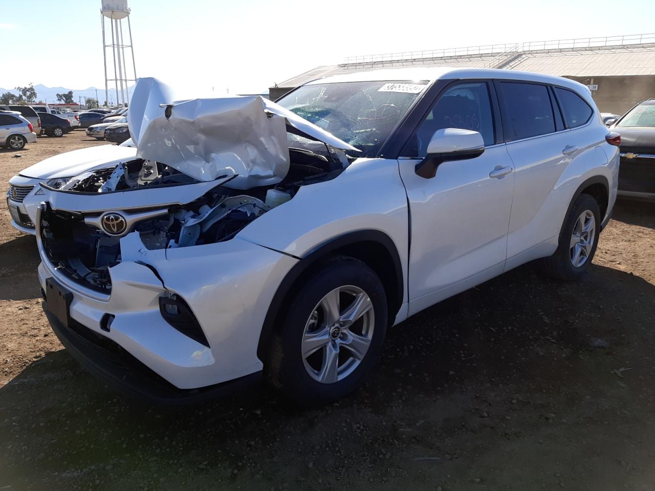 Photo 2 from auction – 2022 TOYOTA HIGHLANDER with VIN 5TDZZRAH8NS103452