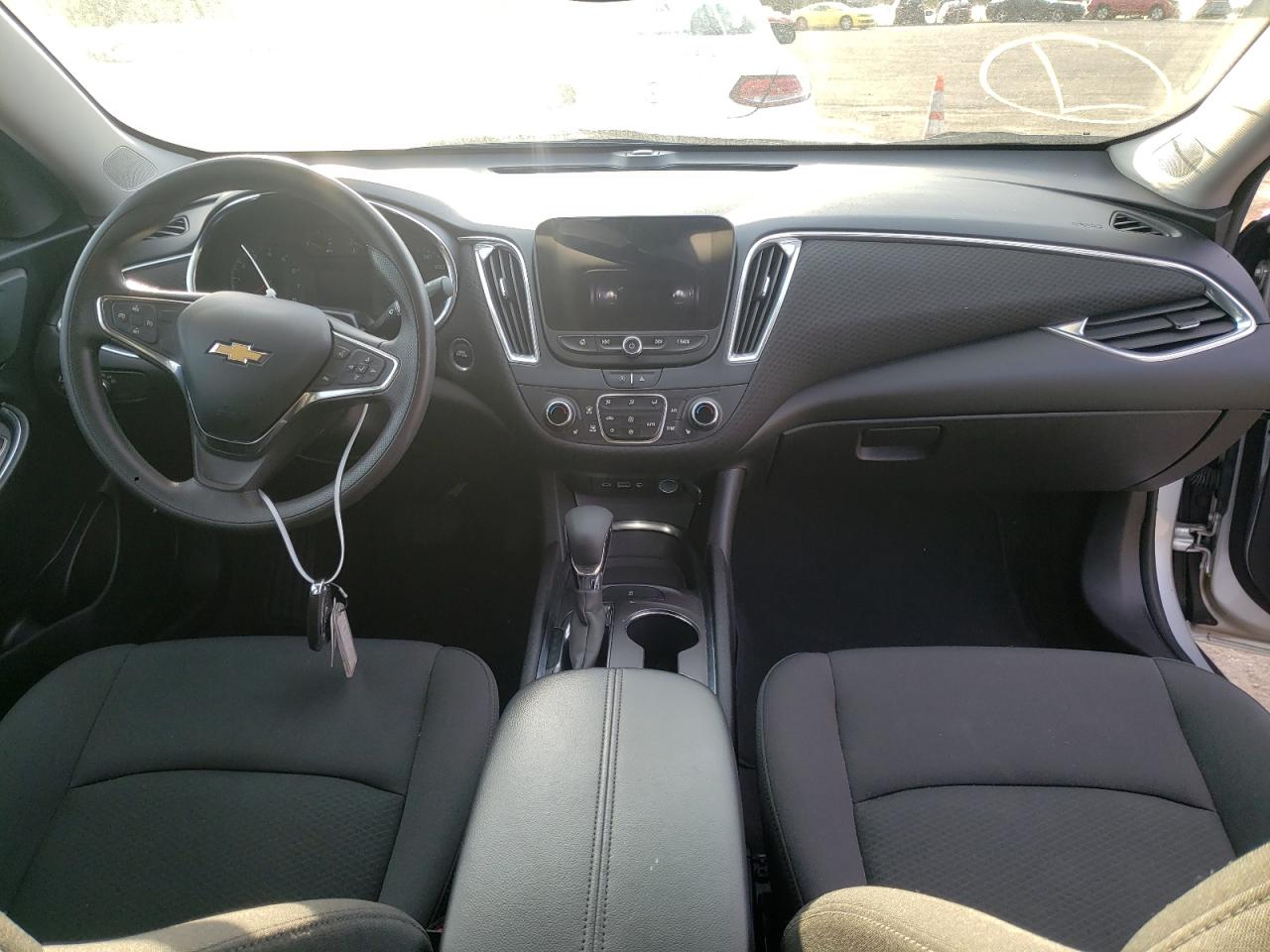 Photo 9 from auction – 2021 CHEVROLET MALIBU LT with VIN 1G1ZD5ST5MF072971