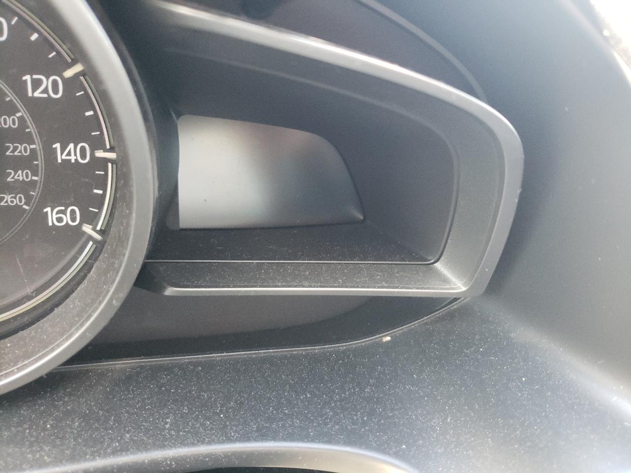 Photo 8 from auction – 2018 MAZDA 3 TOURING with VIN 3MZBN1L34JM185073