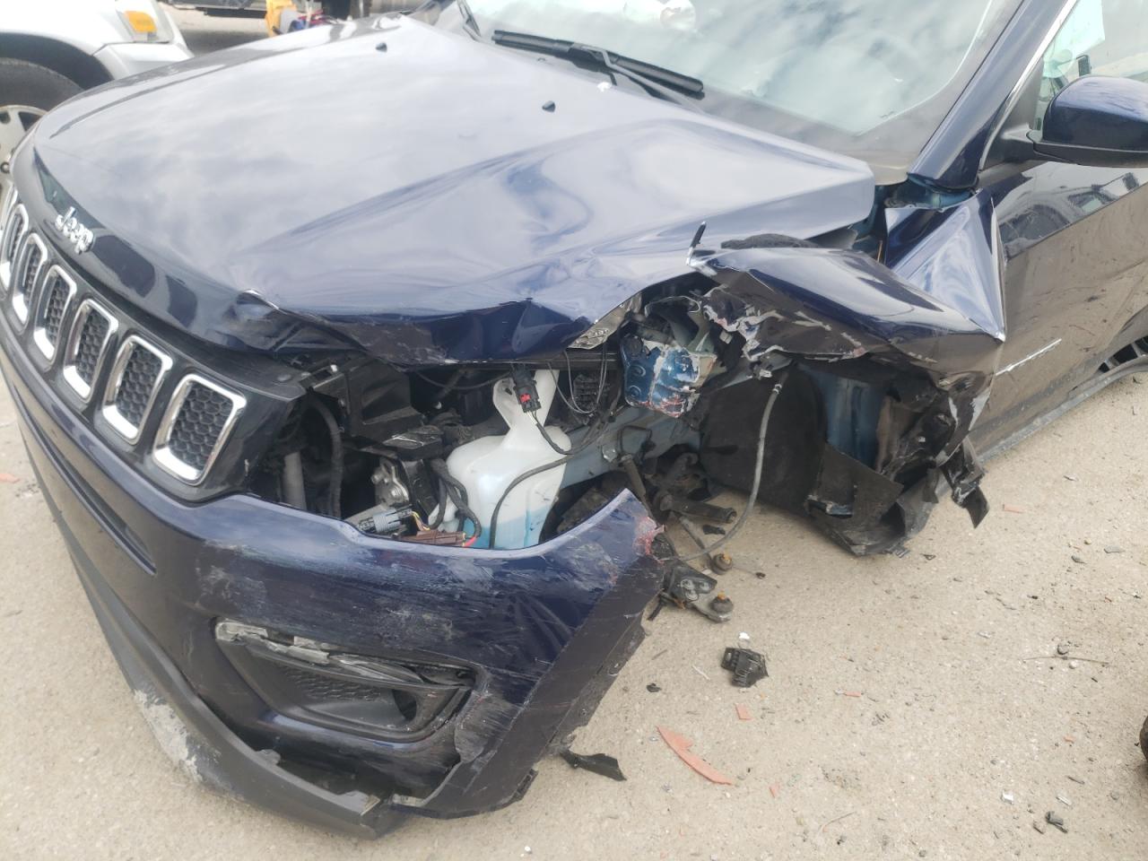 Foto 9 de la subasta – 2019 JEEP COMPASS LA con VIN 3C4NJCBB4KT726632
