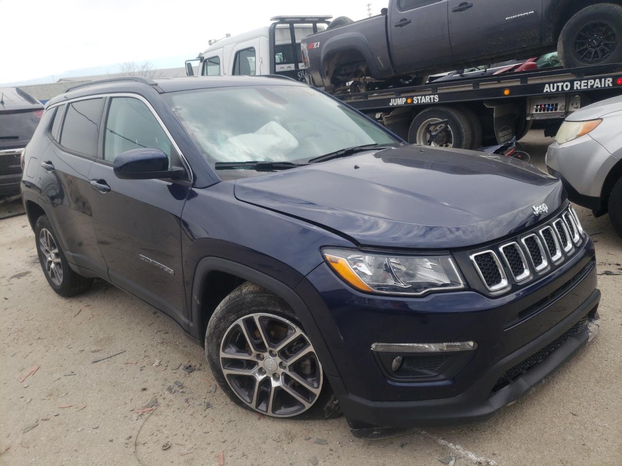 JEEP COMPASS LA 2019 con VIN 3C4NJCBB4KT726632 - Foto de la subasta
