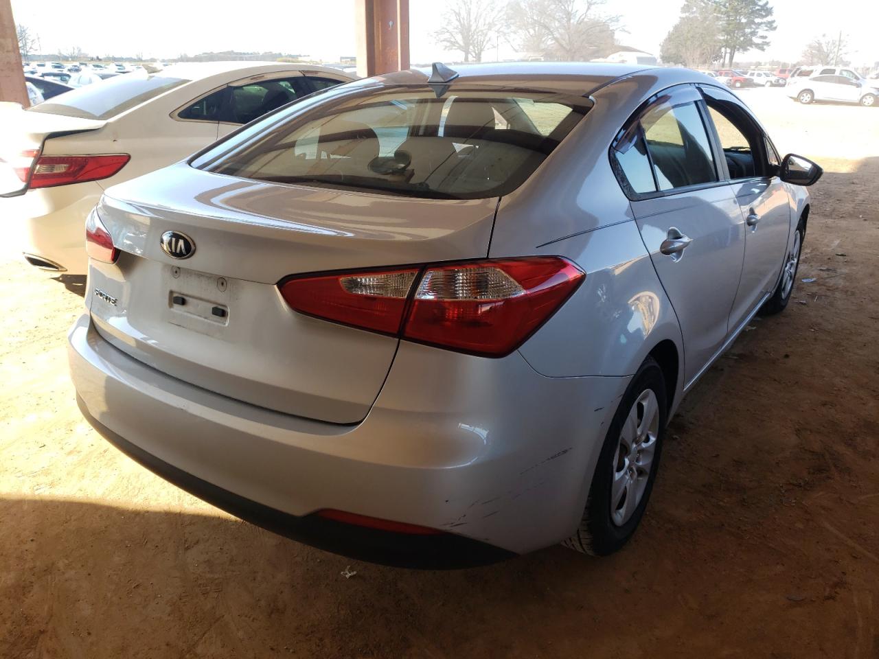 Photo 4 from auction – 2016 KIA FORTE LX with VIN KNAFK4A61G5588936
