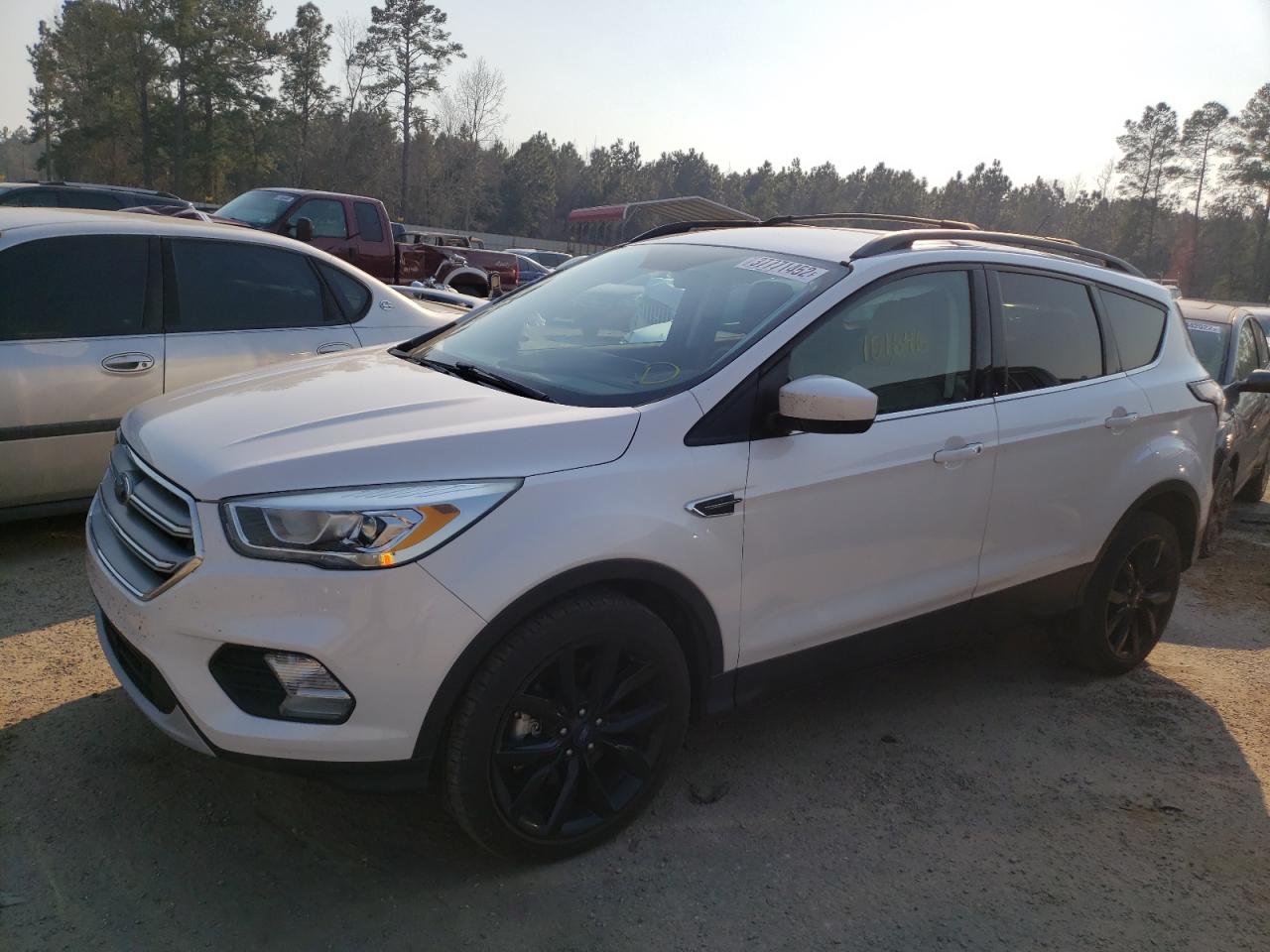 Photo 2 from auction – 2017 FORD ESCAPE SE with VIN 1FMCU0G95HUD34322
