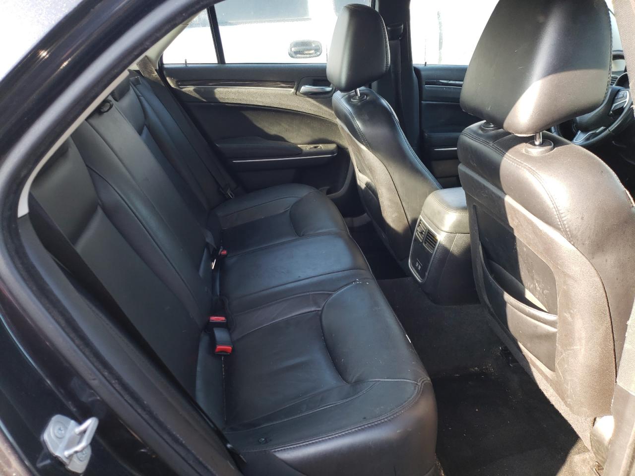 Photo 6 from auction – 2015 CHRYSLER 300 LIMITE with VIN 2C3CCAAG6FH891703