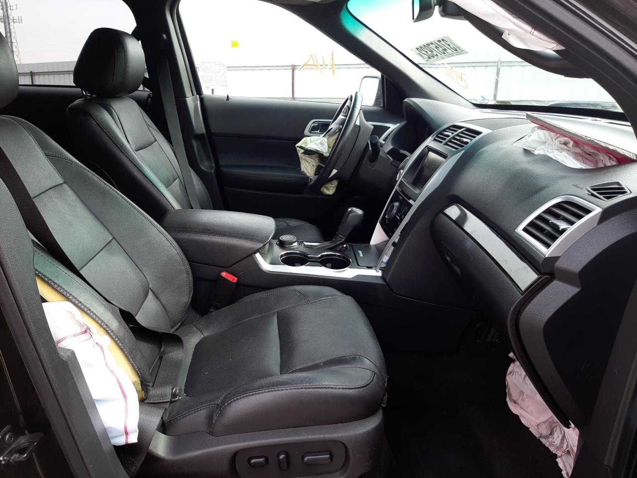 Photo 5 from auction – 2015 FORD EXPLORER L with VIN 1FM5K8F83FGA34683
