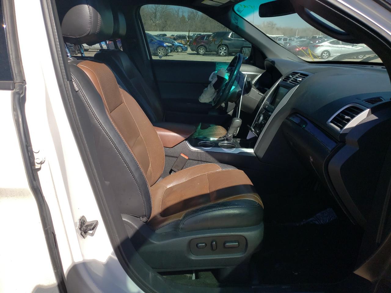 Photo 5 from auction – 2013 FORD EXPLORER L with VIN 1FM5K7F87DGC69899