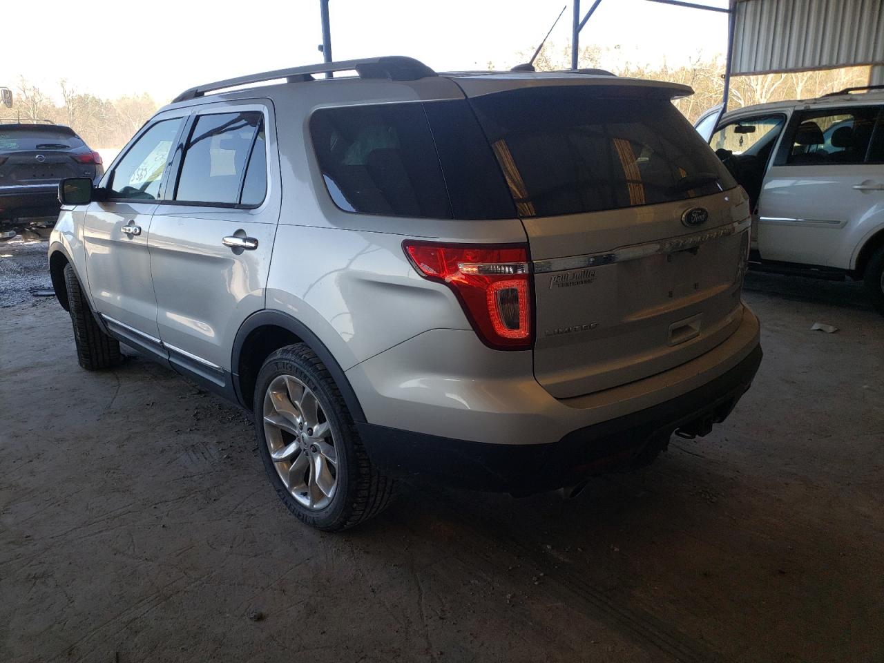 Photo 3 from auction – 2013 FORD EXPLORER L with VIN 1FM5K8F82DGA53853