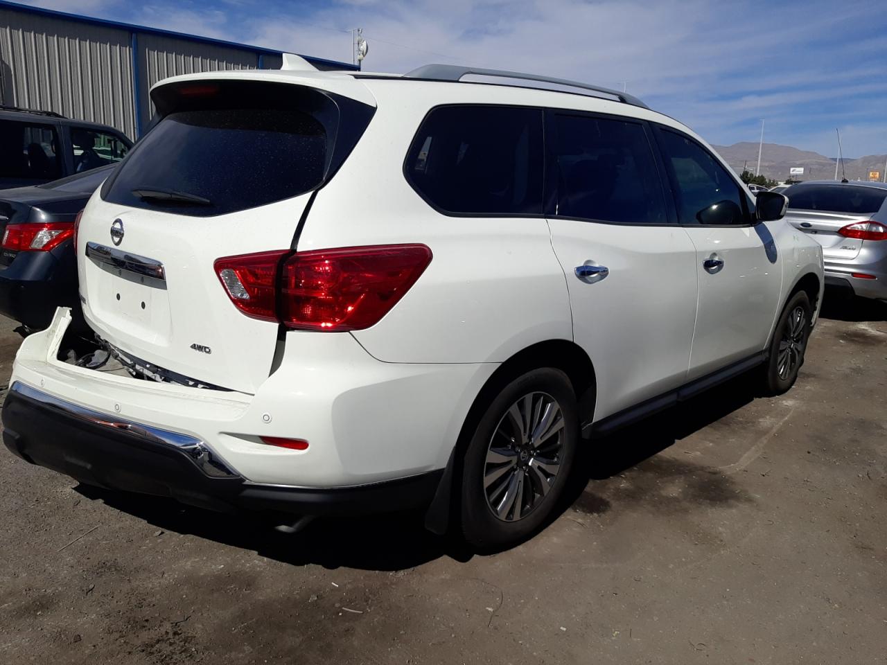 Photo 4 from auction – 2019 NISSAN PATHFINDER with VIN 5N1DR2MM6KC649363
