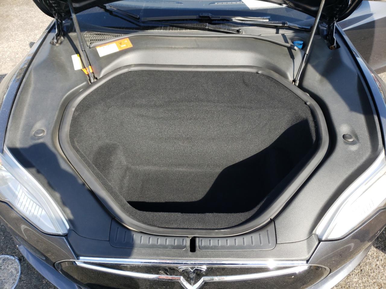 Photo 7 from auction – 2015 TESLA MODEL S 85 with VIN 5YJSA1H28FF083835