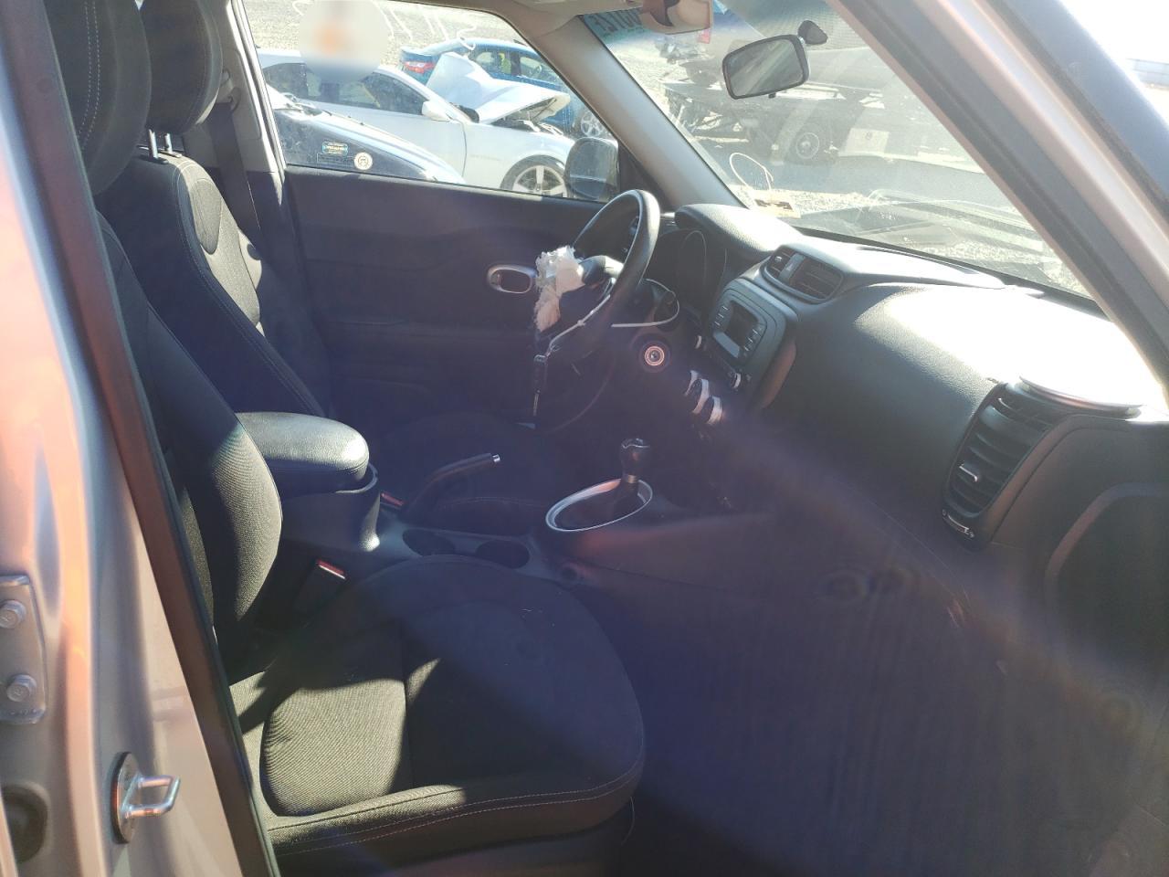 Photo 5 from auction – 2016 KIA SOUL with VIN KNDJN2A26G7832736
