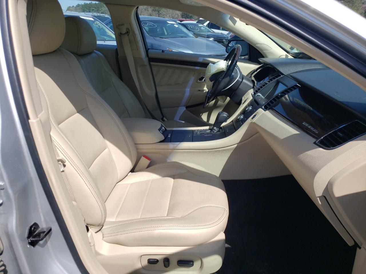 Photo 5 from auction – 2016 FORD TAURUS LIM with VIN 1FAHP2F88GG111233
