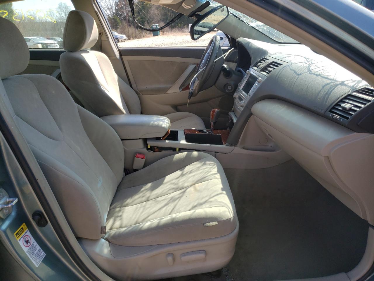 Photo 5 from auction – 2011 TOYOTA CAMRY BASE with VIN 4T1BF3EK7BU647408