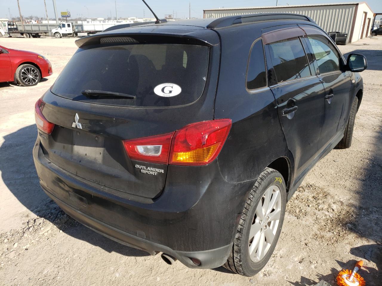 Photo 4 from auction – 2015 MITSUBISHI OUTLANDER with VIN 4A4AP4AU8FE003175