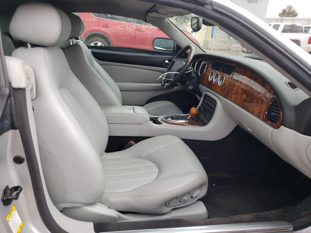 Photo 5 from auction – 2005 JAGUAR XK8 with VIN SAJDA42C252A41534