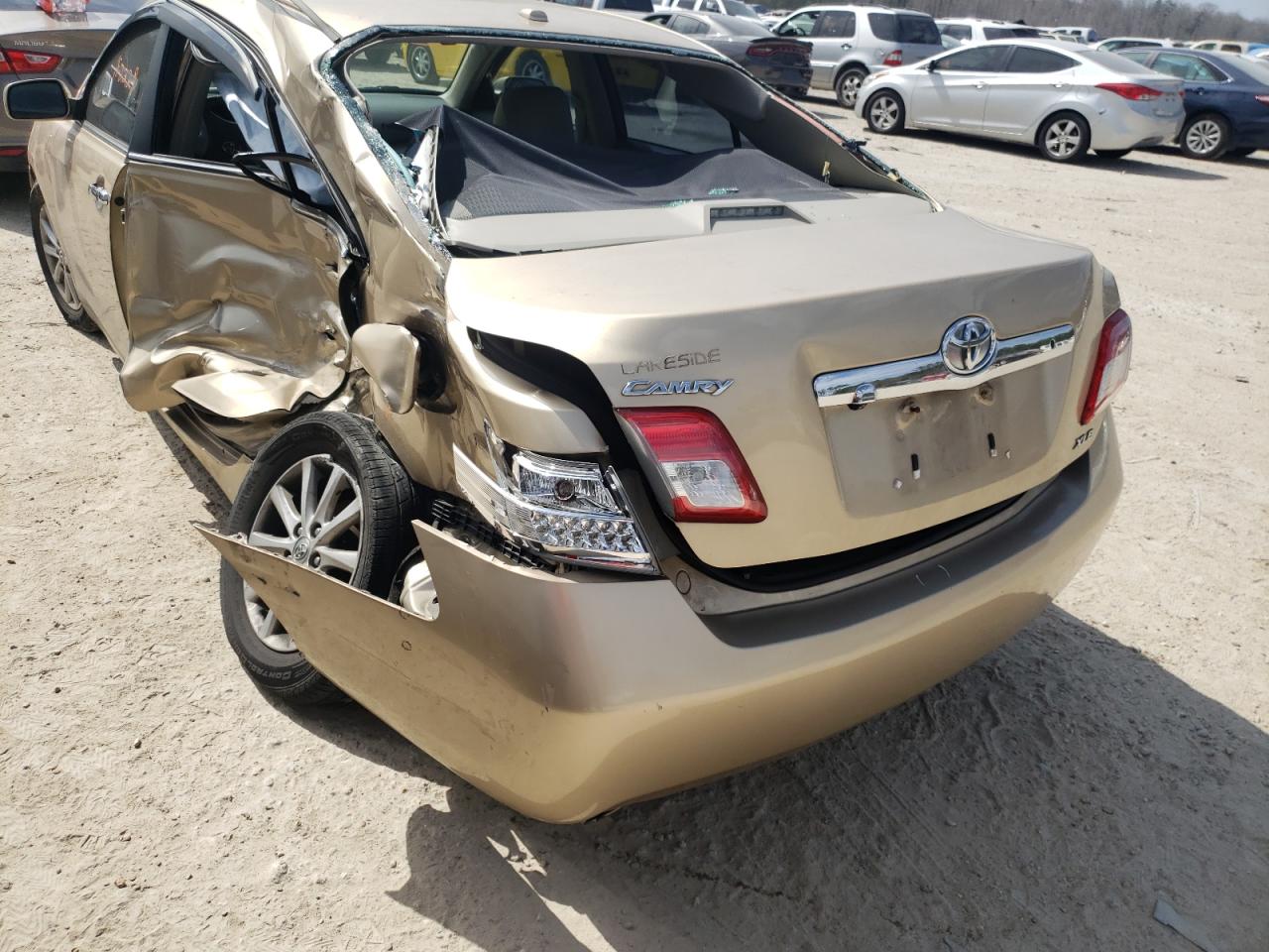 Photo 3 from auction – 2011 TOYOTA CAMRY SE with VIN 4T1BK3EK2BU123918