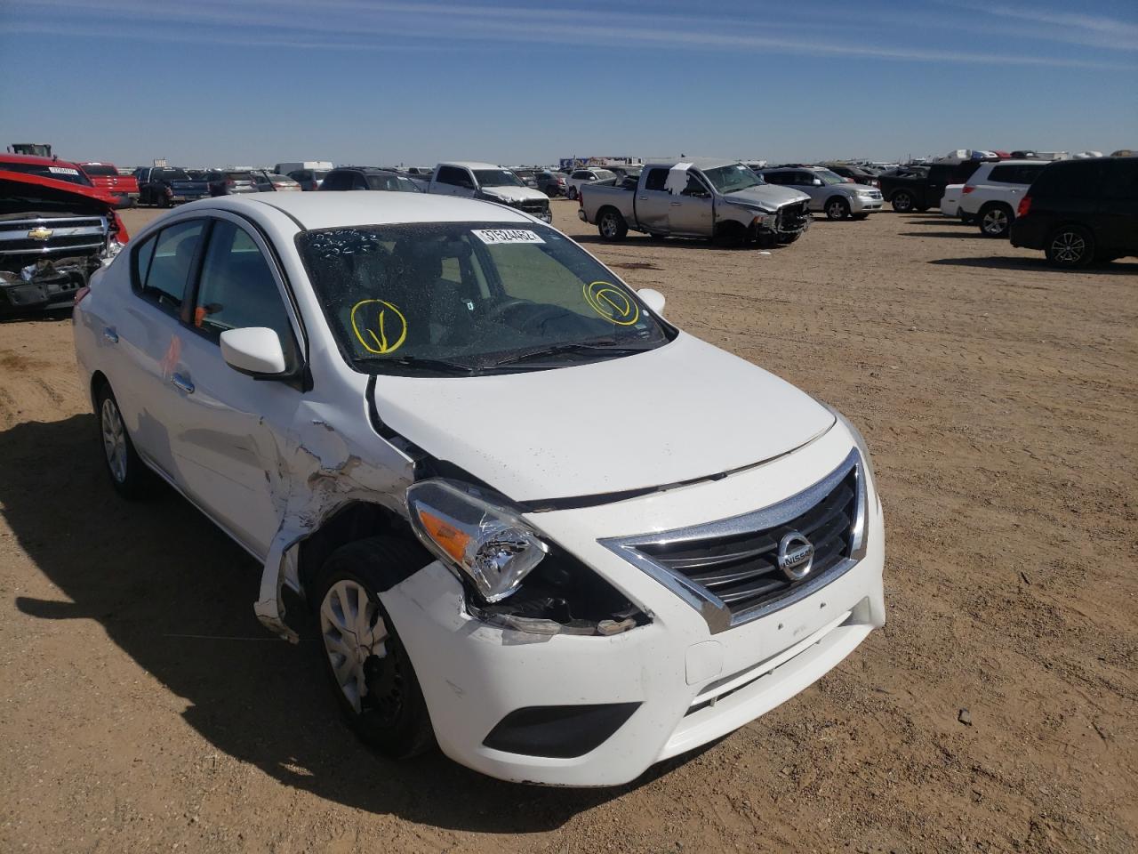 NISSAN VERSA S 2016 مع رقم تعريف المركبة 3N1CN7AP8GL809409 - صورة من المزاد