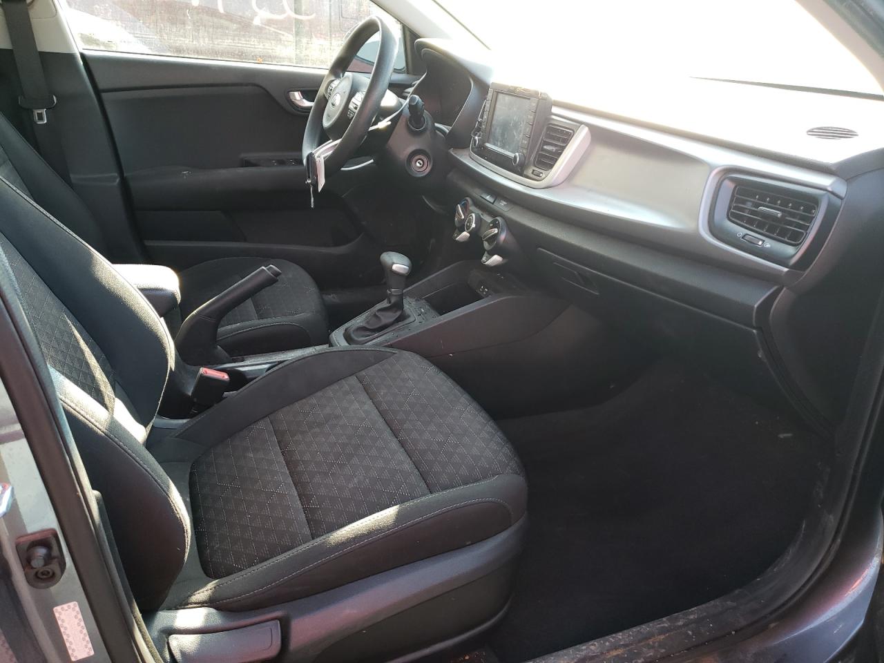 Photo 5 from auction – 2019 KIA RIO S with VIN 3KPA24AB5KE202137