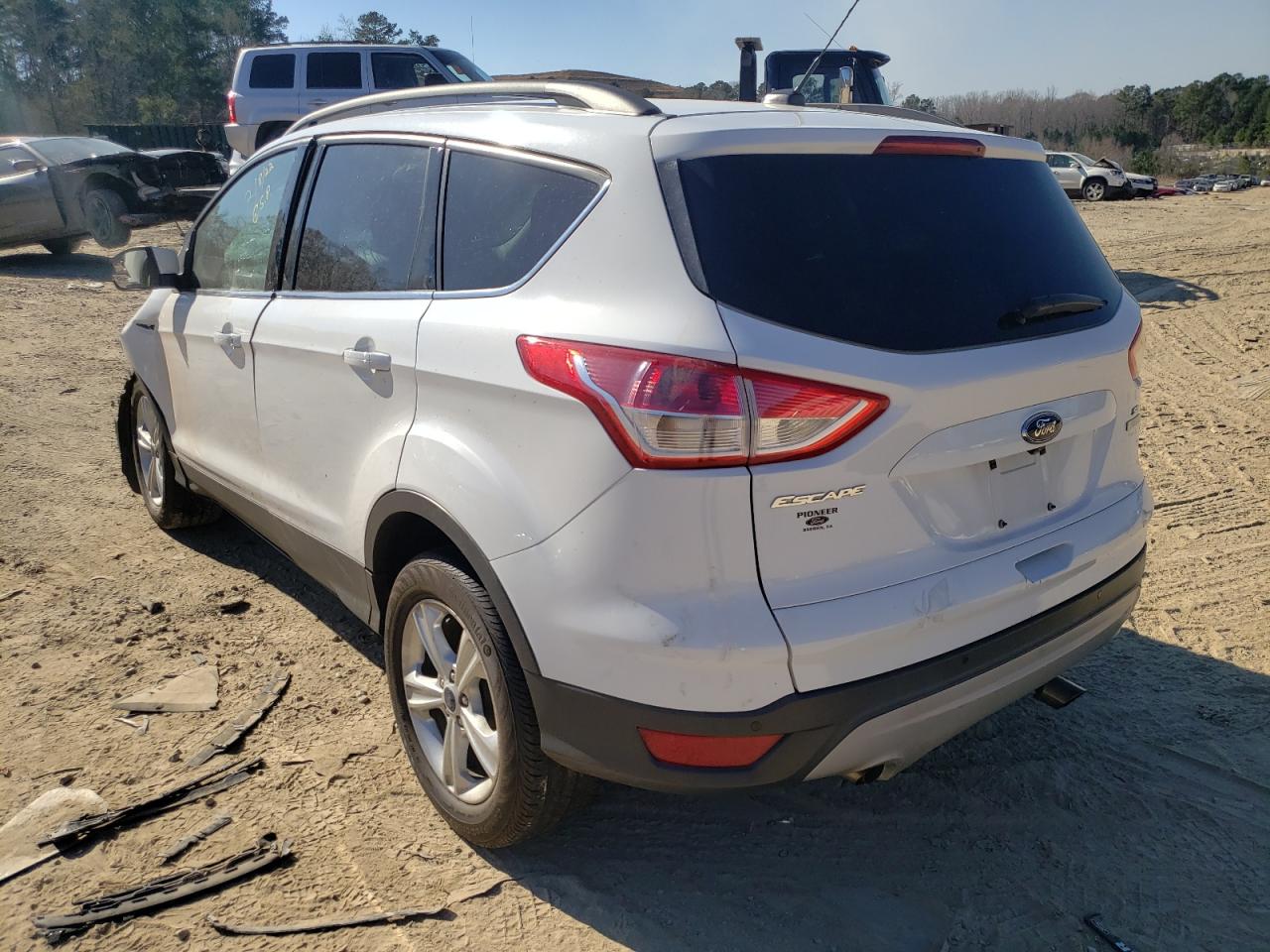 Photo 3 from auction – 2014 FORD ESCAPE SE with VIN 1FMCU0GX0EUD06146