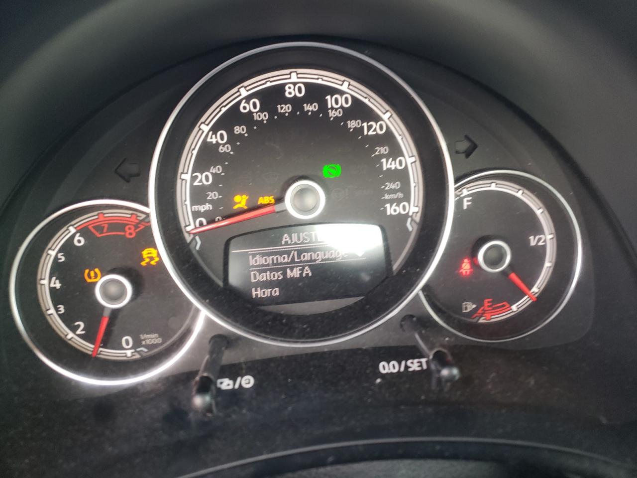 Photo 8 from auction – 2017 VOLKSWAGEN BEETLE 1.8 with VIN 3VWF17AT9HM601471