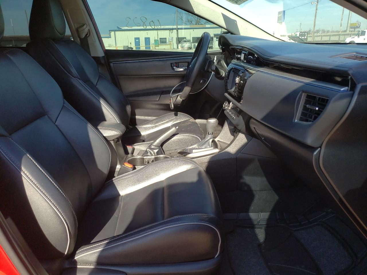 Photo 5 from auction – 2015 TOYOTA COROLLA L with VIN 5YFBURHE0FP356142