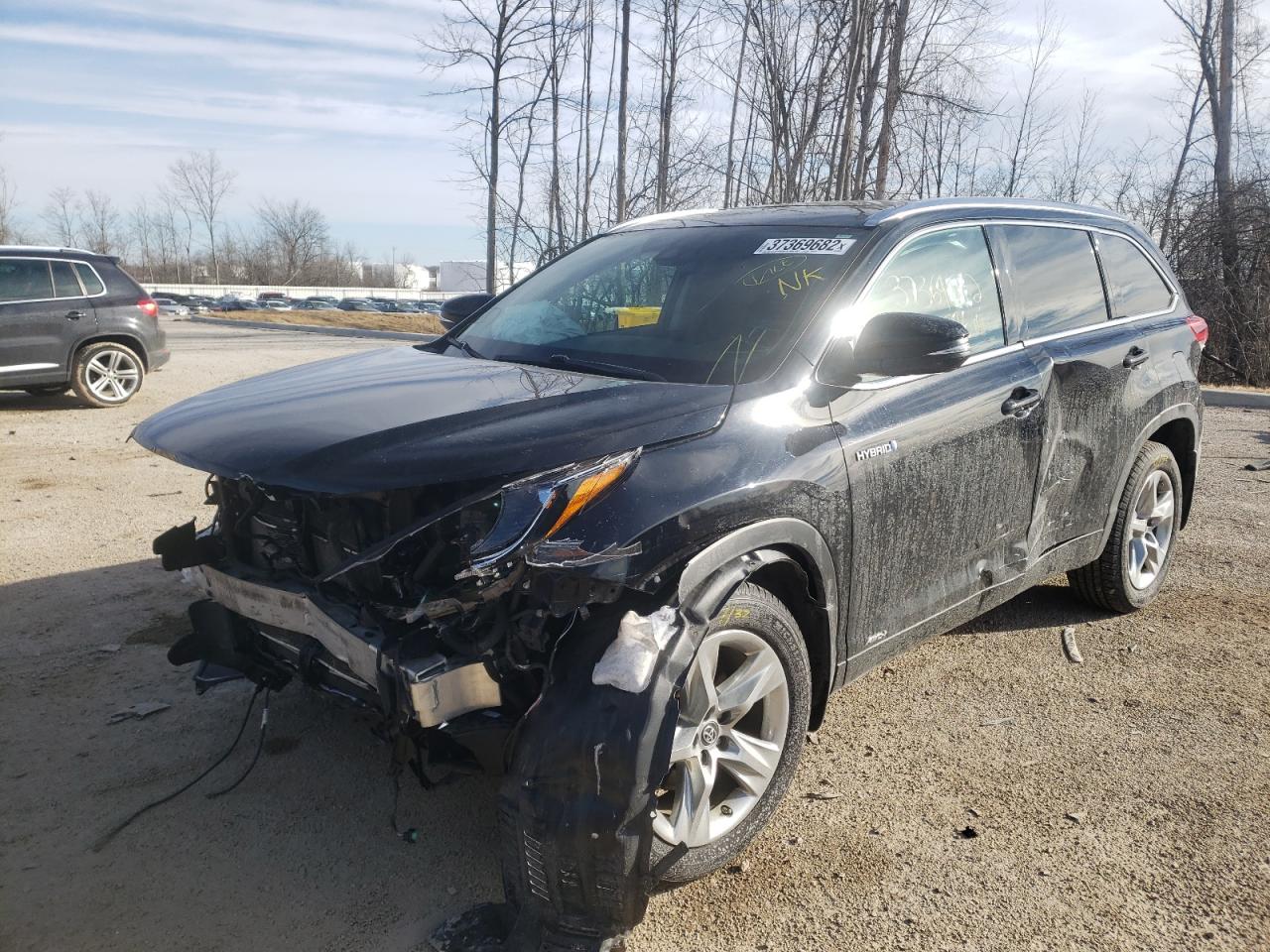 Photo 2 from auction – 2017 TOYOTA HIGHLANDER with VIN 5TDDGRFH1HS030261