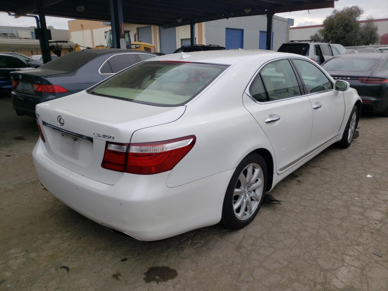 Photo 4 from auction – 2008 LEXUS LS 460 with VIN JTHBL46F885065632