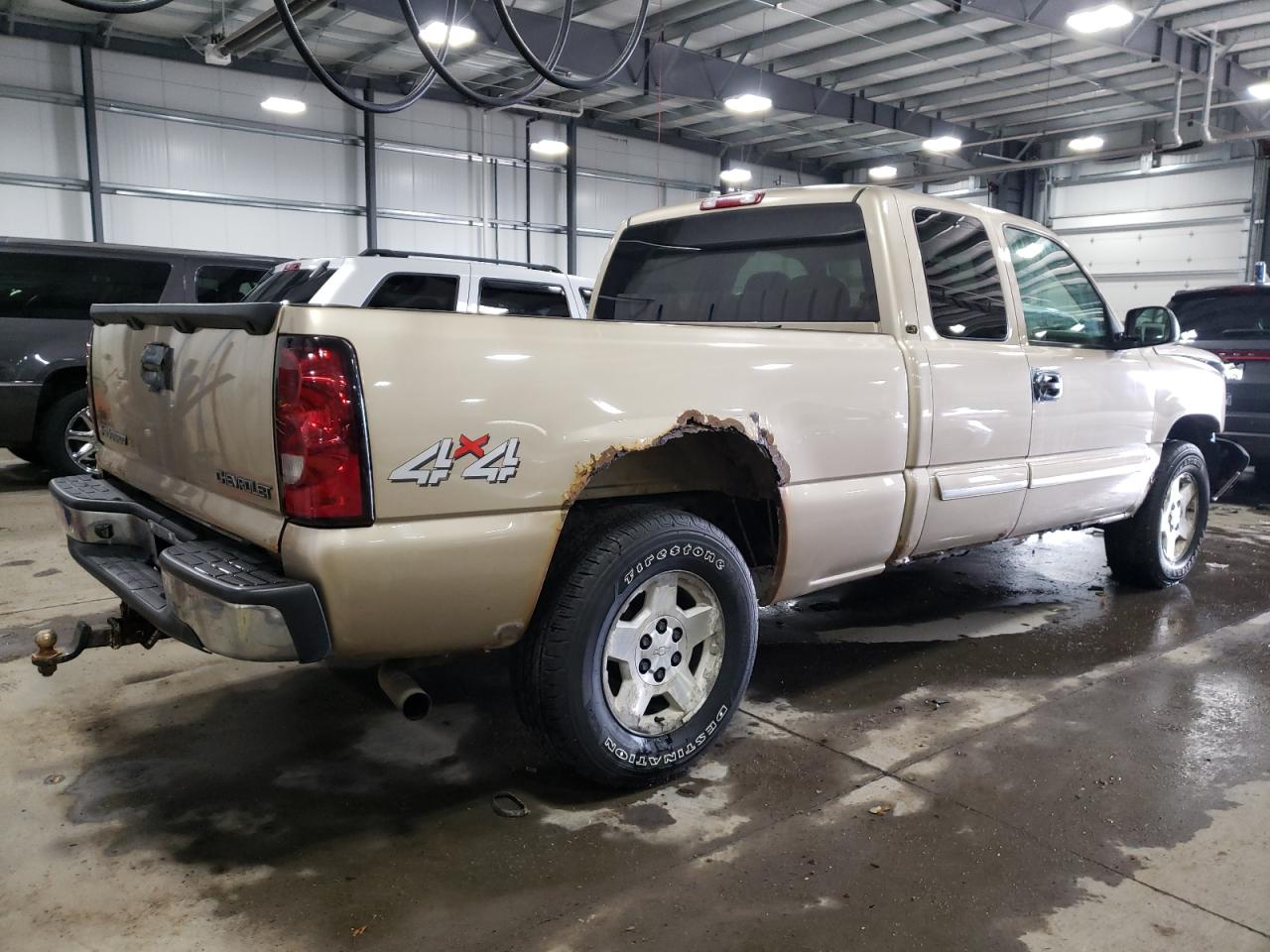 Photo 4 from auction – 2004 CHEVROLET SILVERADO with VIN 1GCEK19TX4E338954