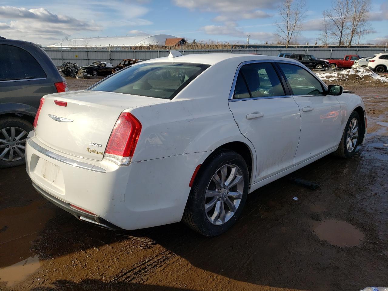 Photo 4 from auction – 2015 CHRYSLER 300 LIMITE with VIN 2C3CCARG5FH757141