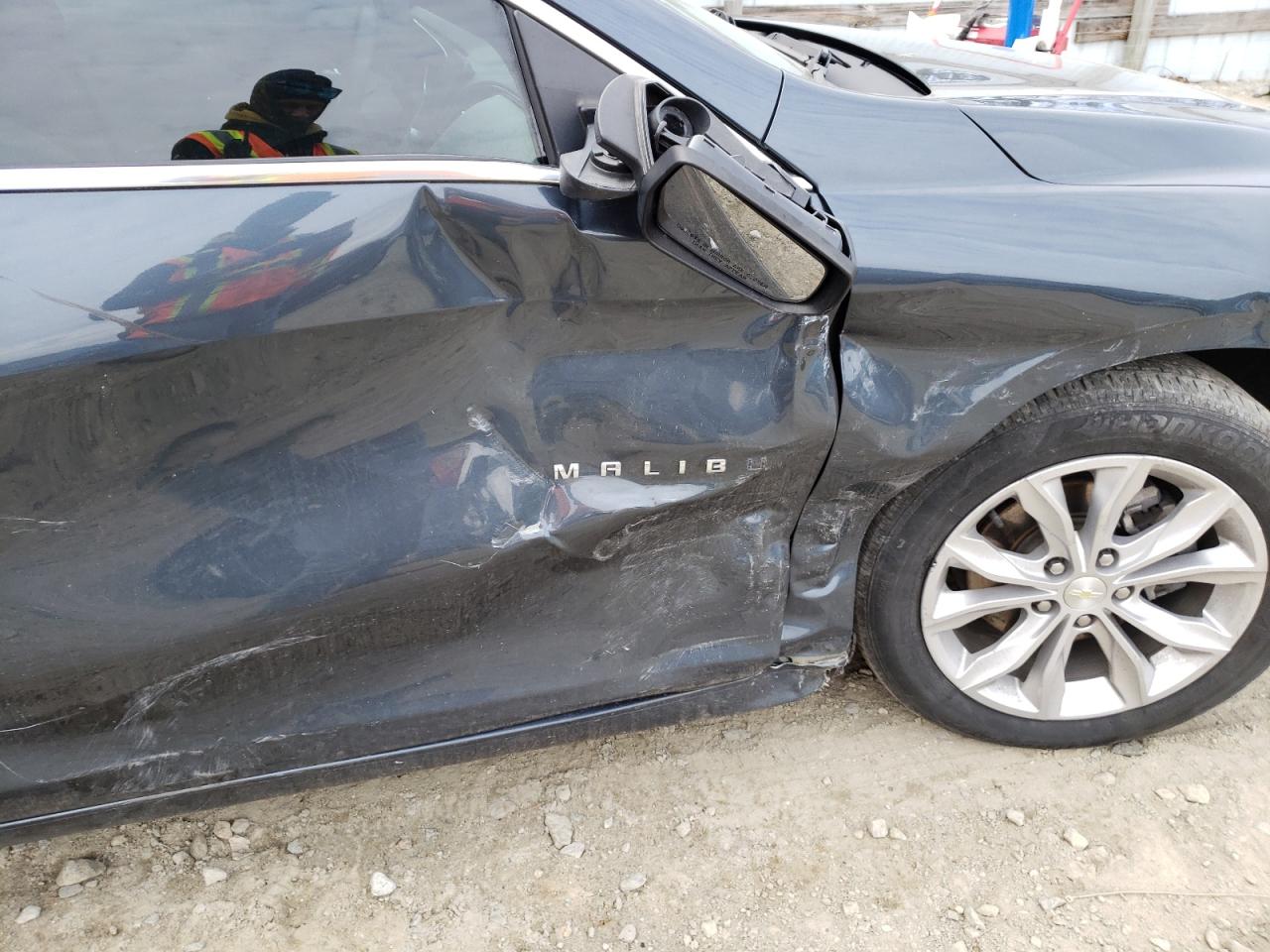 Photo 9 from auction – 2019 CHEVROLET MALIBU LT with VIN 1G1ZD5ST2KF114980