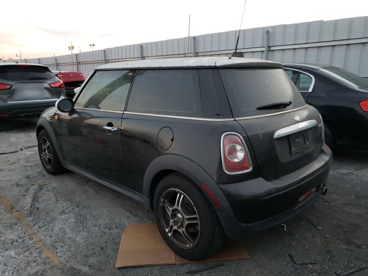Photo 3 from auction – 2011 MINI COOPER with VIN WMWSU3C52BT181686