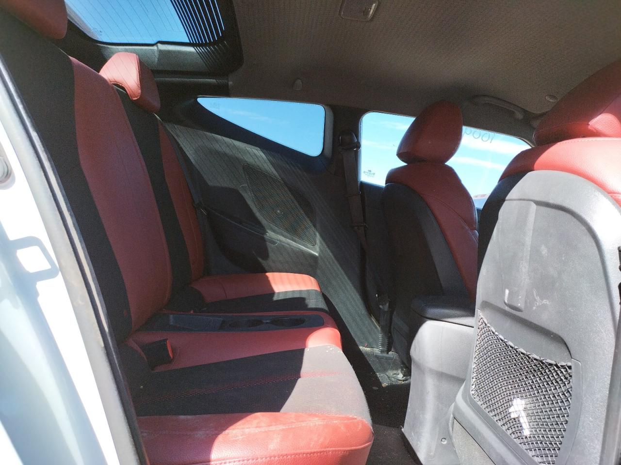 Photo 6 from auction – 2015 HYUNDAI VELOSTER T with VIN KMHTC6AE0FU239370