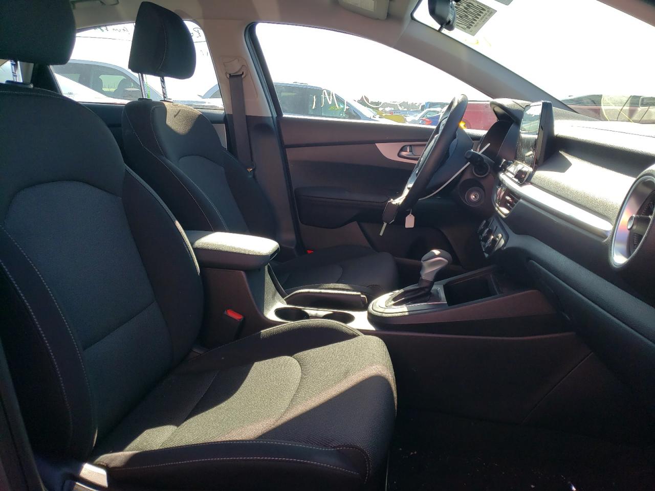 Photo 5 from auction – 2022 KIA FORTE FE with VIN 3KPF24ADXNE436317