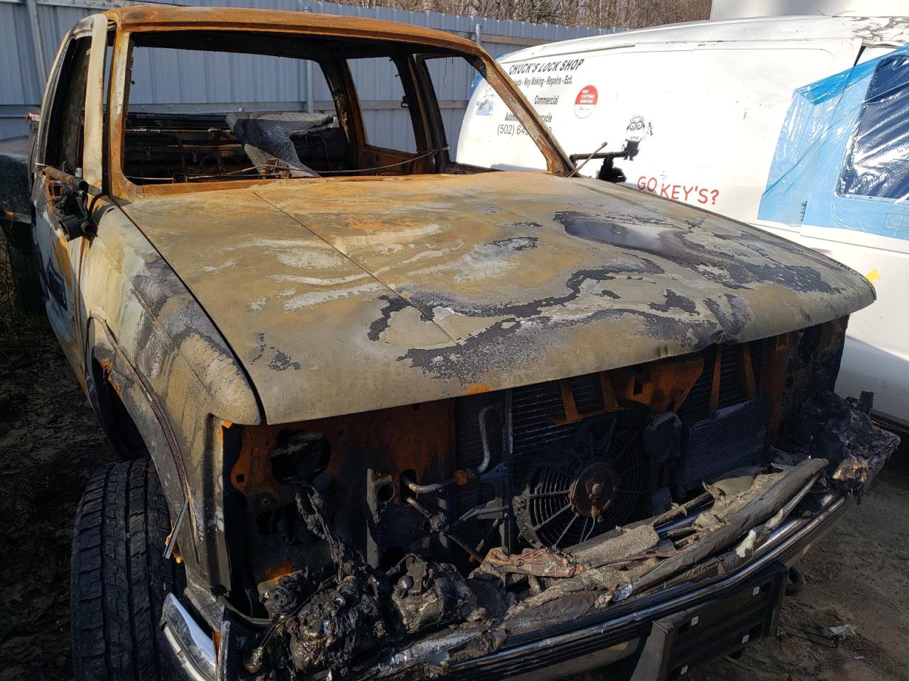 Photo 7 from auction – 2000 CHEVROLET GMT-400 K3 with VIN 1GCHK33J4YF418458