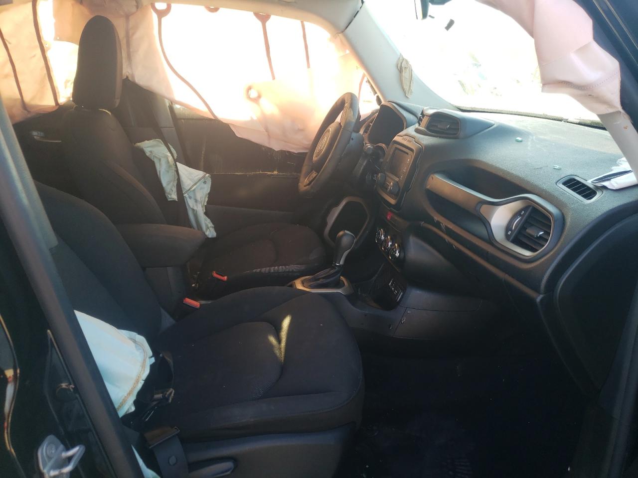 Photo 5 from auction – 2016 JEEP RENEGADE S with VIN ZACCJAAT8GPD74174