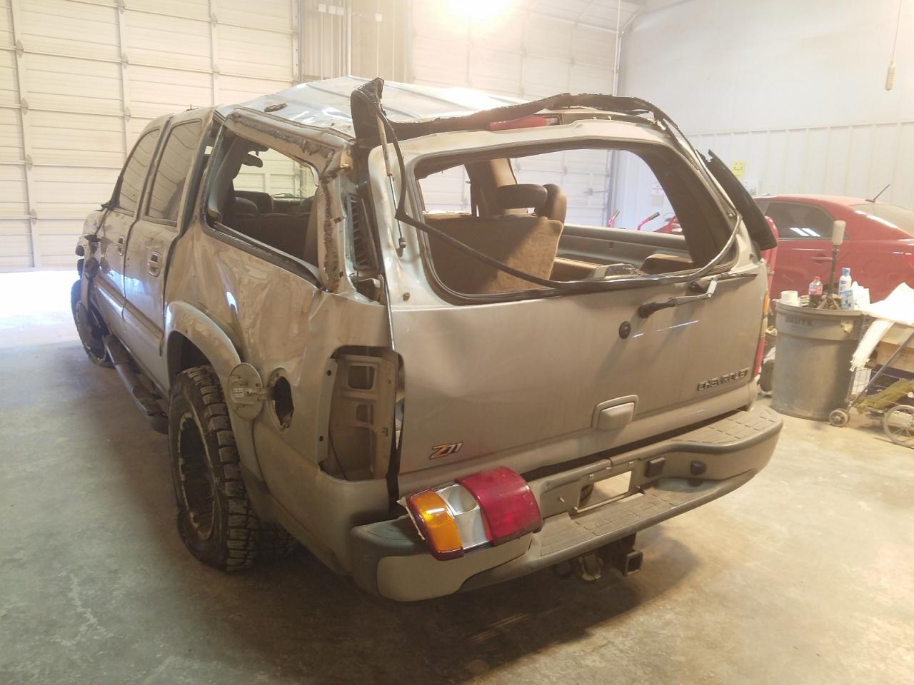 Photo 3 from auction – 2004 CHEVROLET SUBURBAN K with VIN 3GNFK16Z44G113992