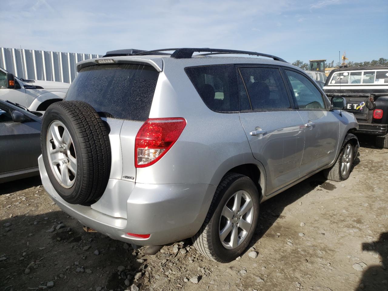 Photo 4 from auction – 2007 TOYOTA RAV4 with VIN JTMBK34V475020209
