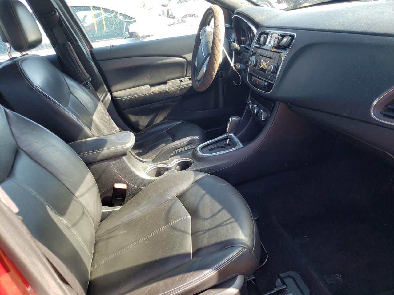 Photo 5 from auction – 2014 CHRYSLER 200 LIMITE with VIN 1C3CCBCG0EN180233