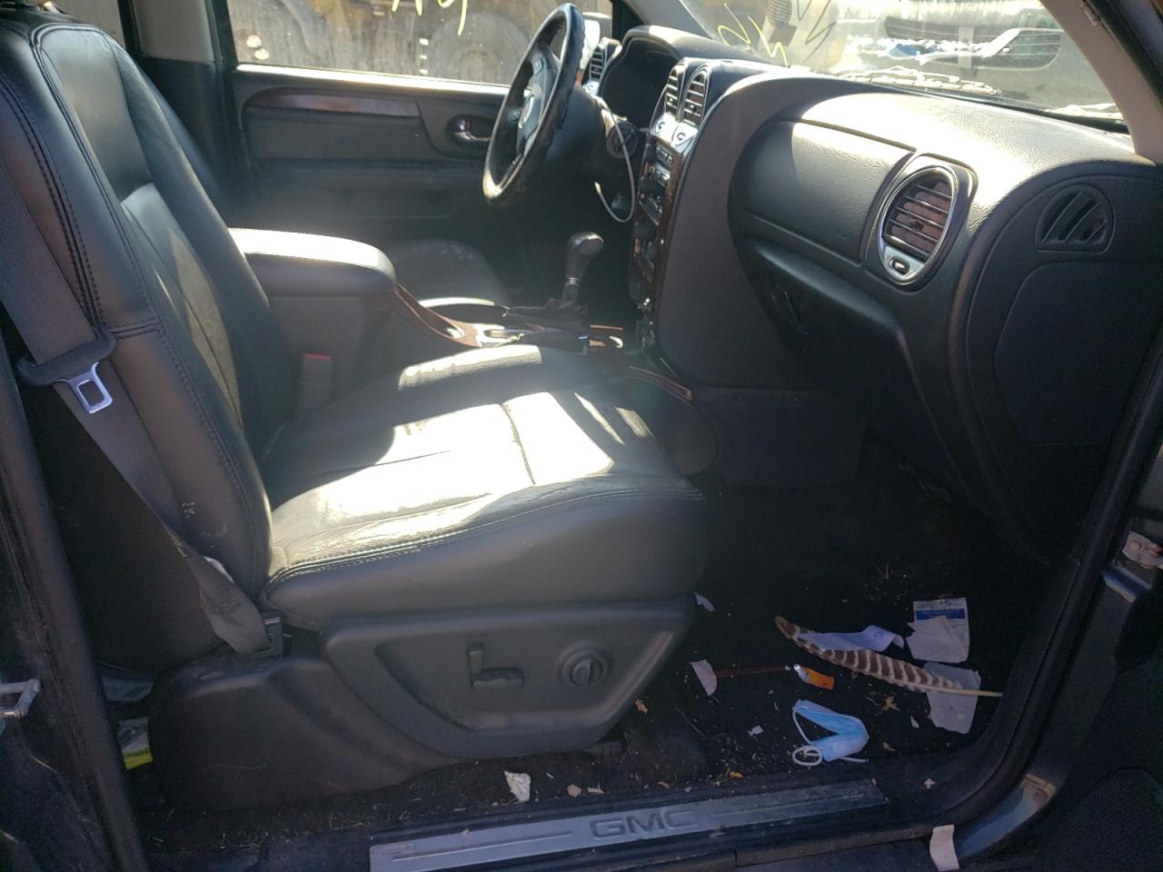 Photo 5 from auction – 2005 GMC ENVOY with VIN 1GKDT13S052250978