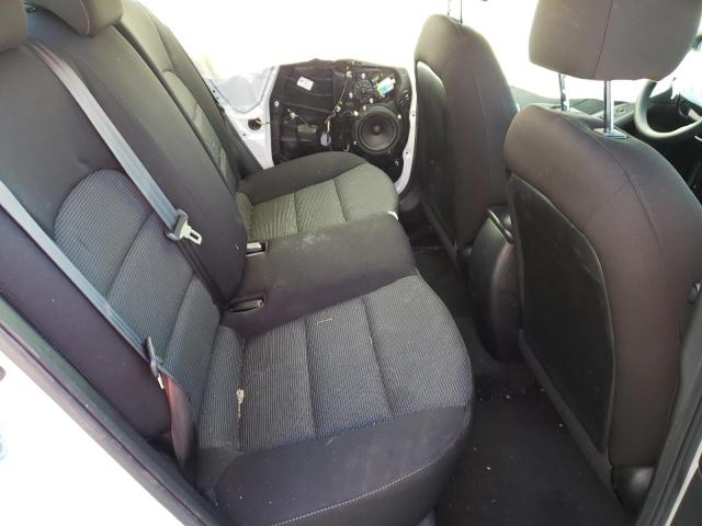 Photo 6 from auction – 2017 KIA FORTE LX with VIN 3KPFK4A71HE036175