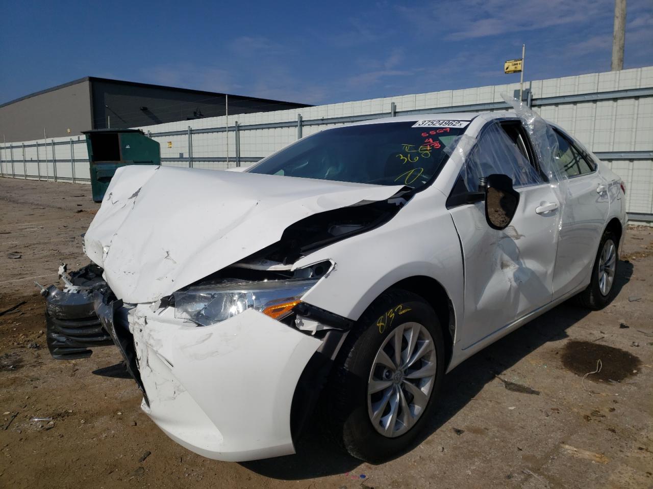 Photo 2 from auction – 2017 TOYOTA CAMRY LE with VIN 4T1BF1FK2HU695569
