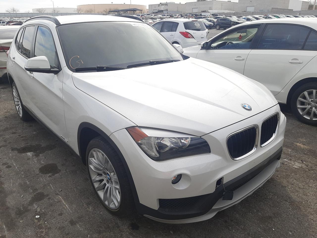 BMW X1 XDRIVE2 2015 with VIN WBAVL1C57FVY36651 - Photo from auction