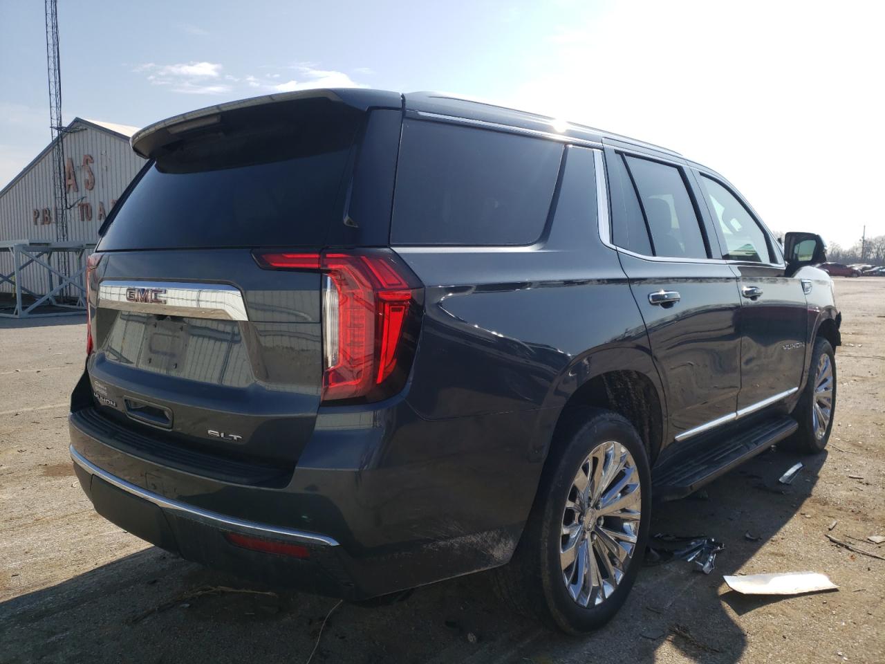 Photo 4 from auction – 2021 GMC YUKON SLT with VIN 1GKS2BKD3MR113333
