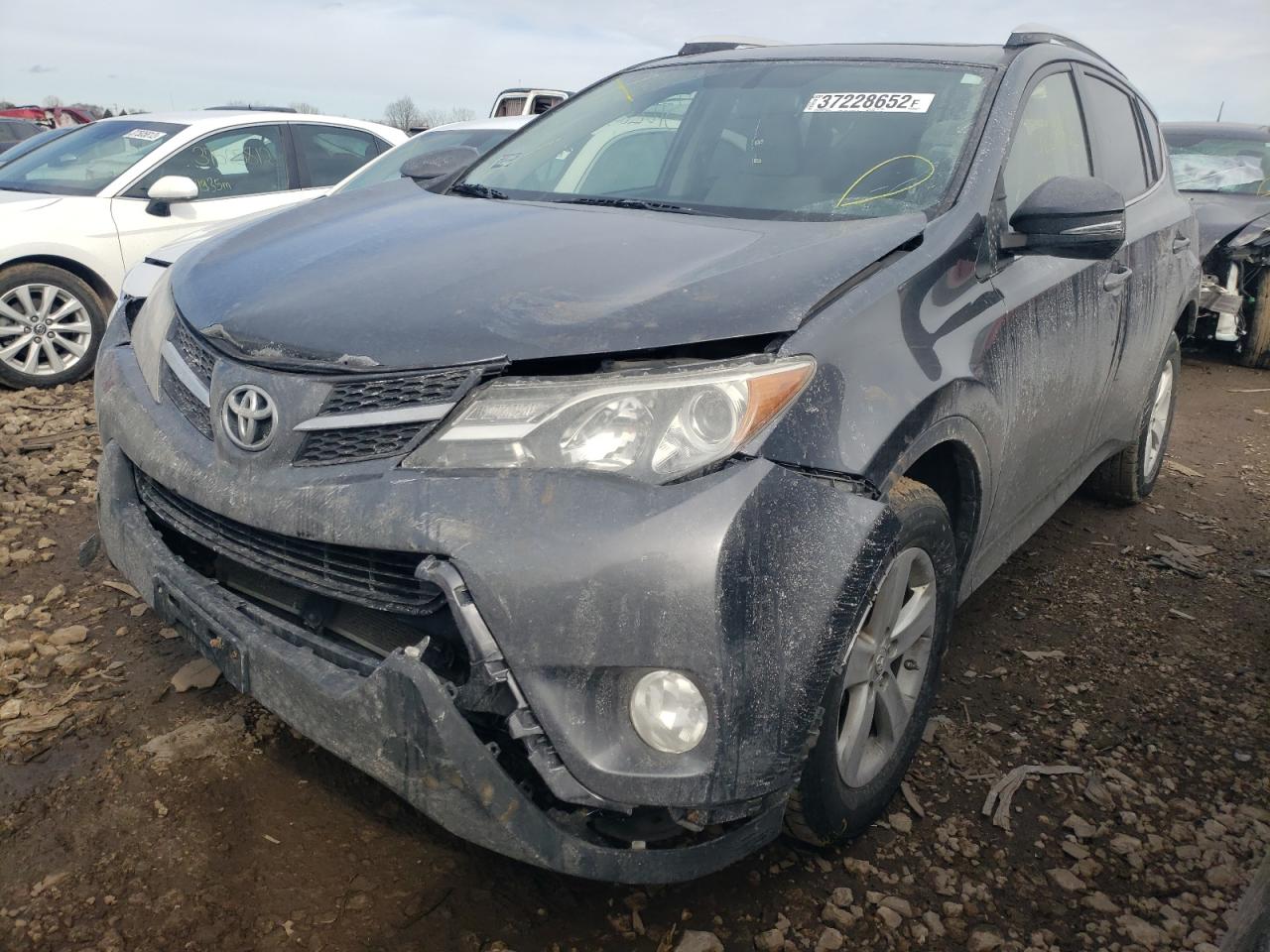 Photo 2 from auction – 2014 TOYOTA RAV4 XLE with VIN JTMRFREV8ED083367