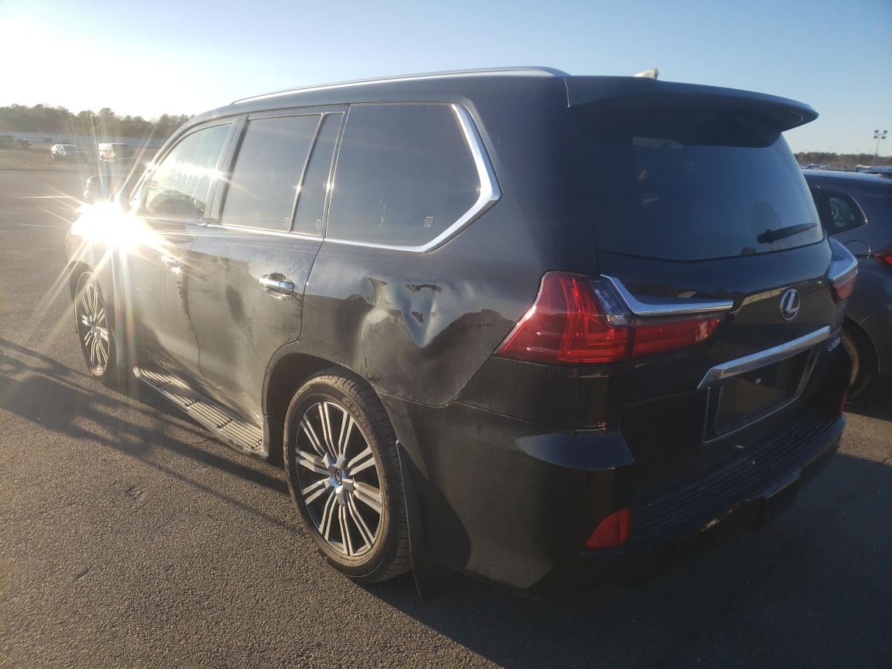 Photo 3 from auction – 2018 LEXUS LX 570 with VIN JTJHY7AX1J4265985