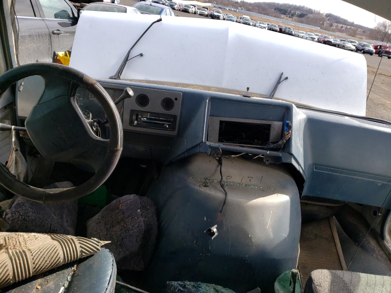 Photo 9 from auction – 1994 CHEVROLET VAN G30 with VIN 1GCHG35K5RF119845